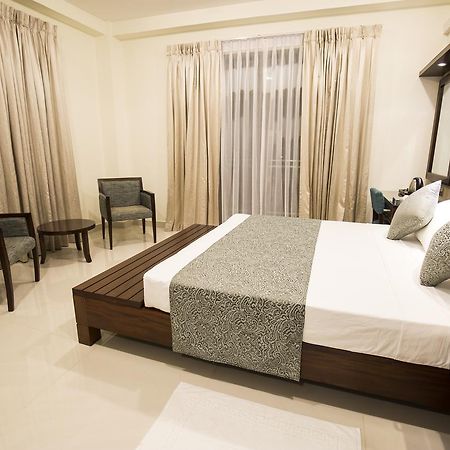 Grand 7 Hotel -Kesbewa Piliyandala Kültér fotó
