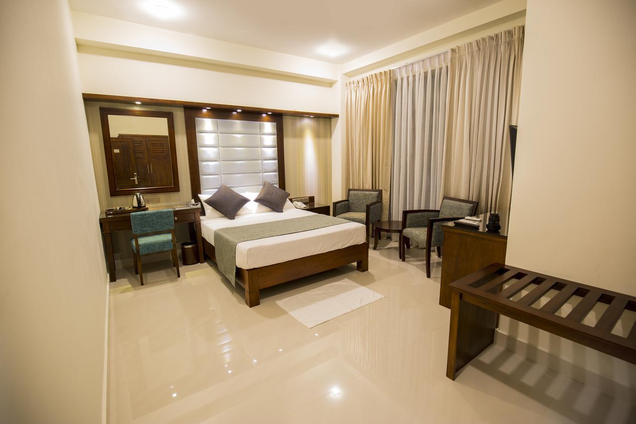 Grand 7 Hotel -Kesbewa Piliyandala Kültér fotó