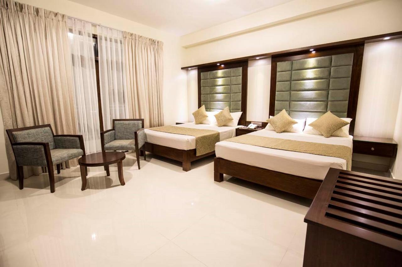 Grand 7 Hotel -Kesbewa Piliyandala Kültér fotó